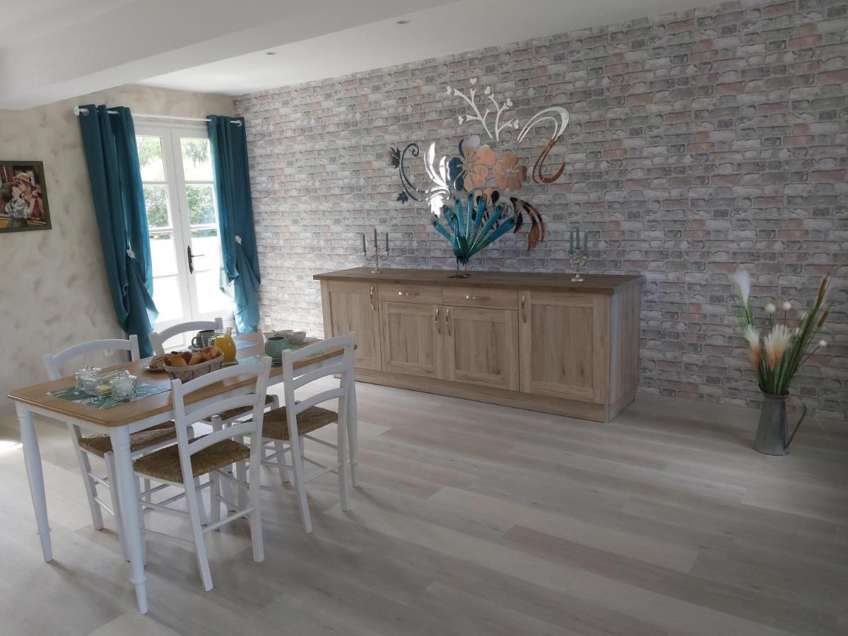 Le Bonheur Des Plumes Bed & Breakfast Montmartin-en-Graignes Exterior photo