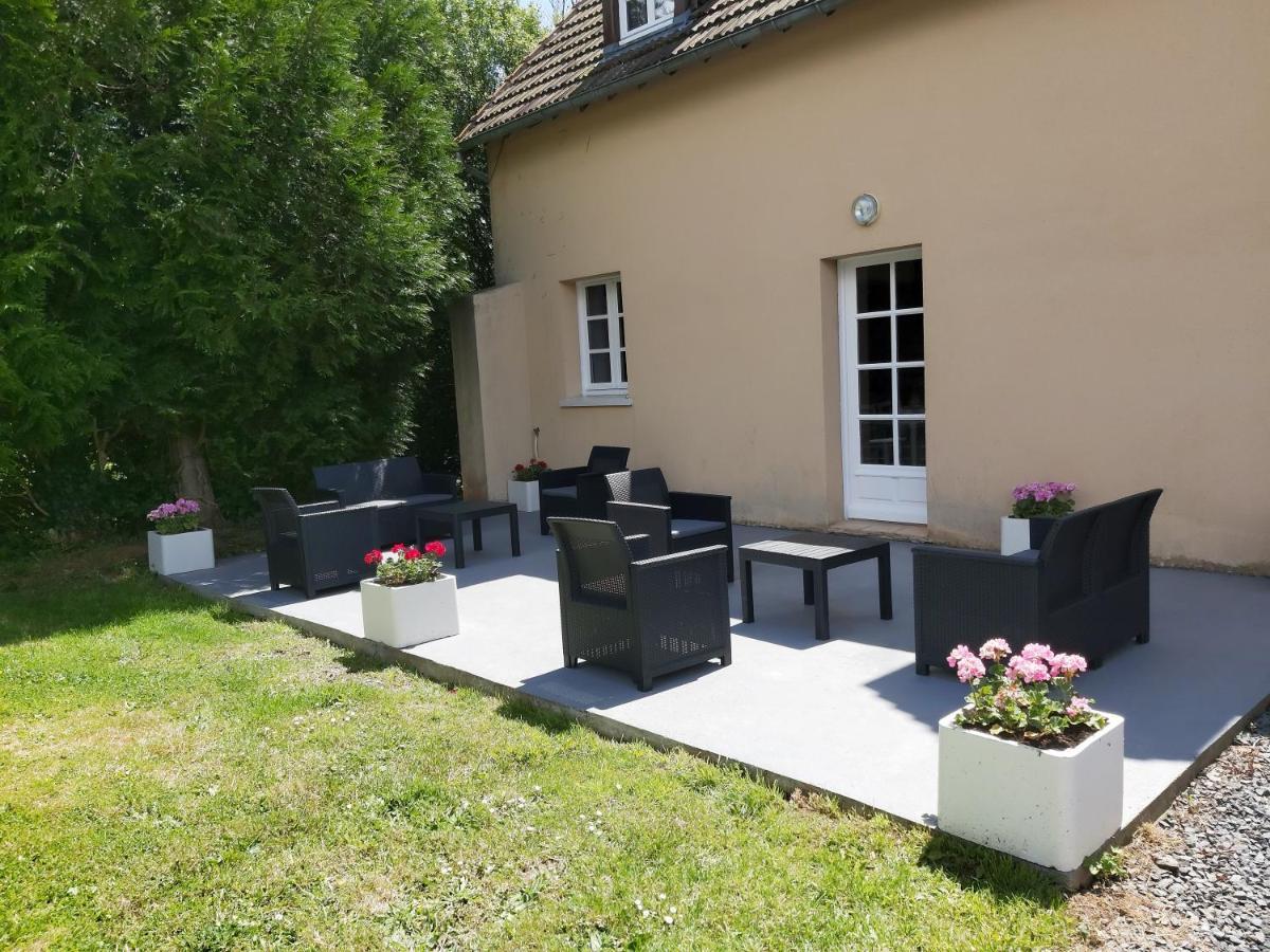 Le Bonheur Des Plumes Bed & Breakfast Montmartin-en-Graignes Exterior photo